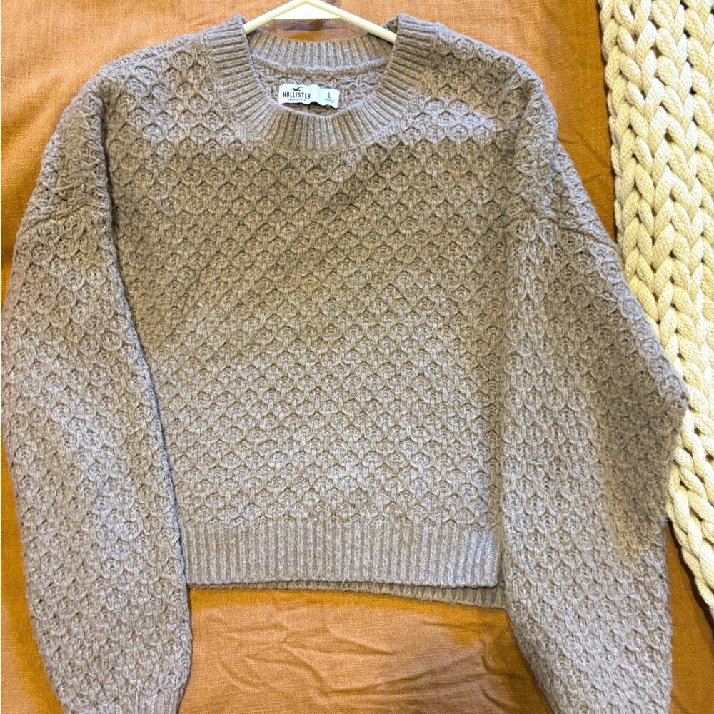 Hollister sweater